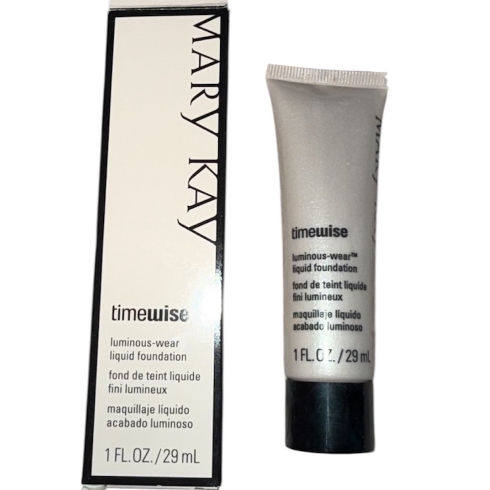 NWT’s IVORY 4 Shade - Mary Kay Timewise Luminous-Wear Foundation